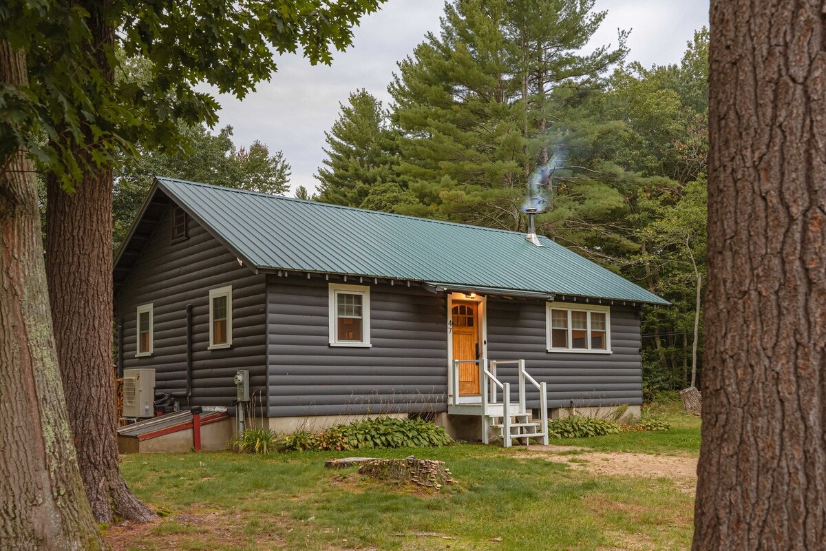 19 Idyllic Maine Airbnbs to Book This Fall (Or For Next Summer)