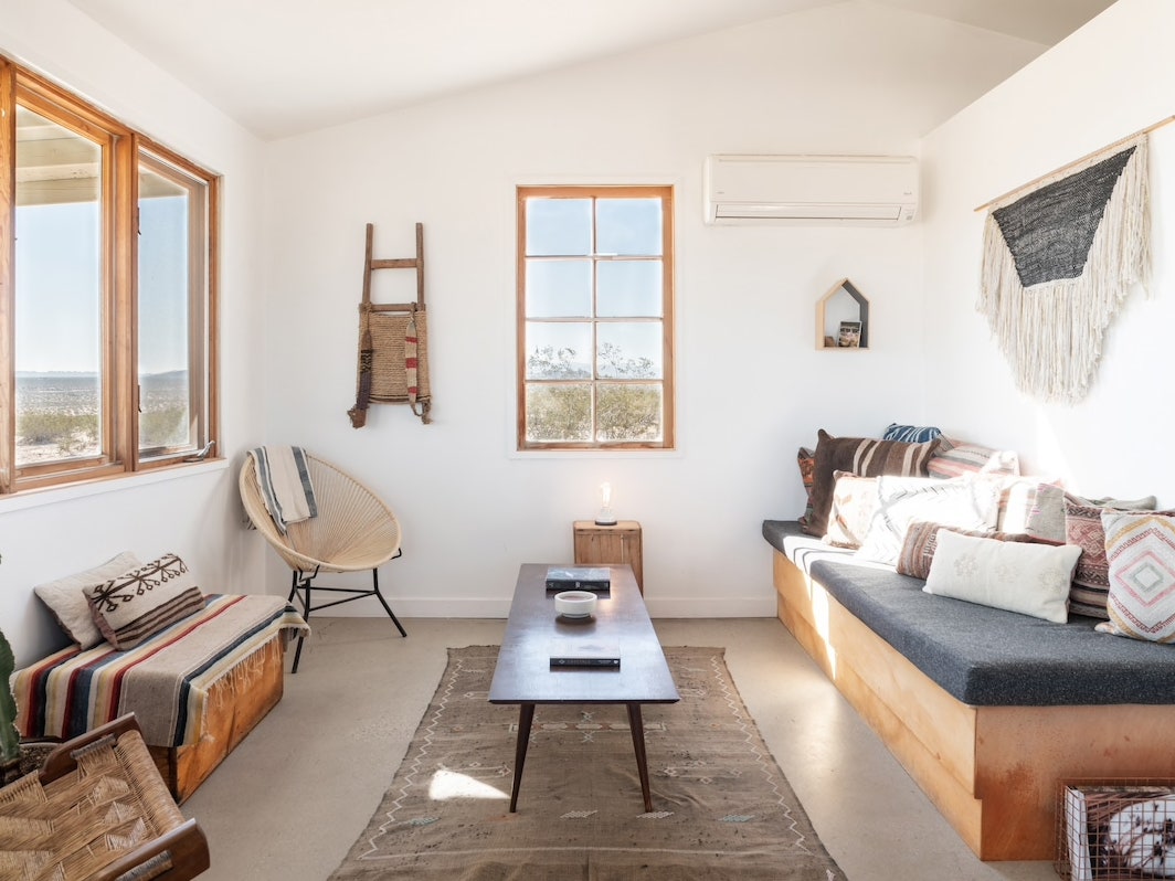 17 Best Pet-Friendly Airbnbs in the U.S.