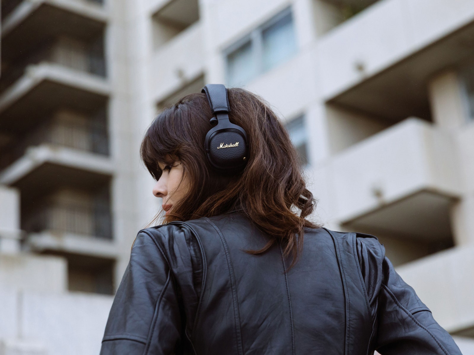 The Best Noise-Cancelling Headphones for Travel (And Everything Else)